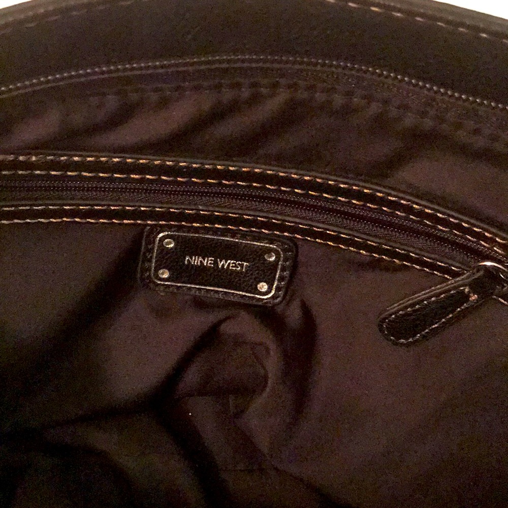Black Nine West purse - Picture 4 of 6